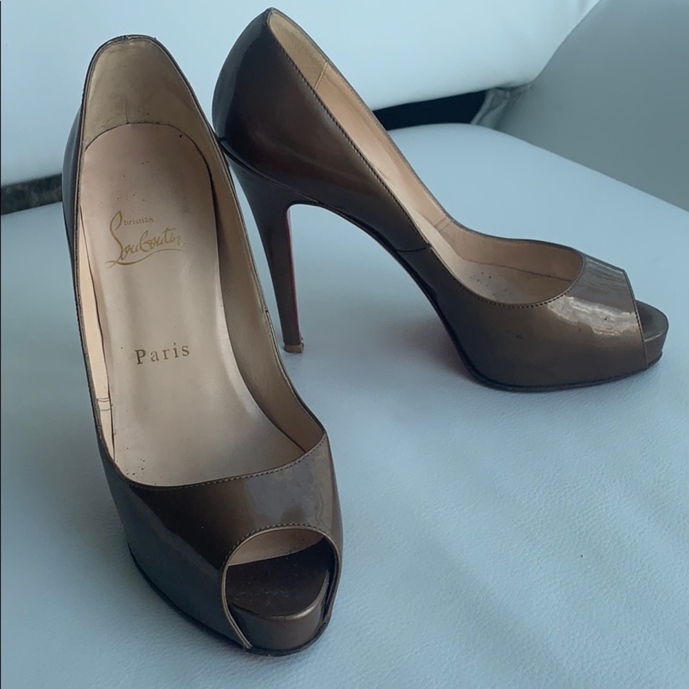 Christian Louboutin heals